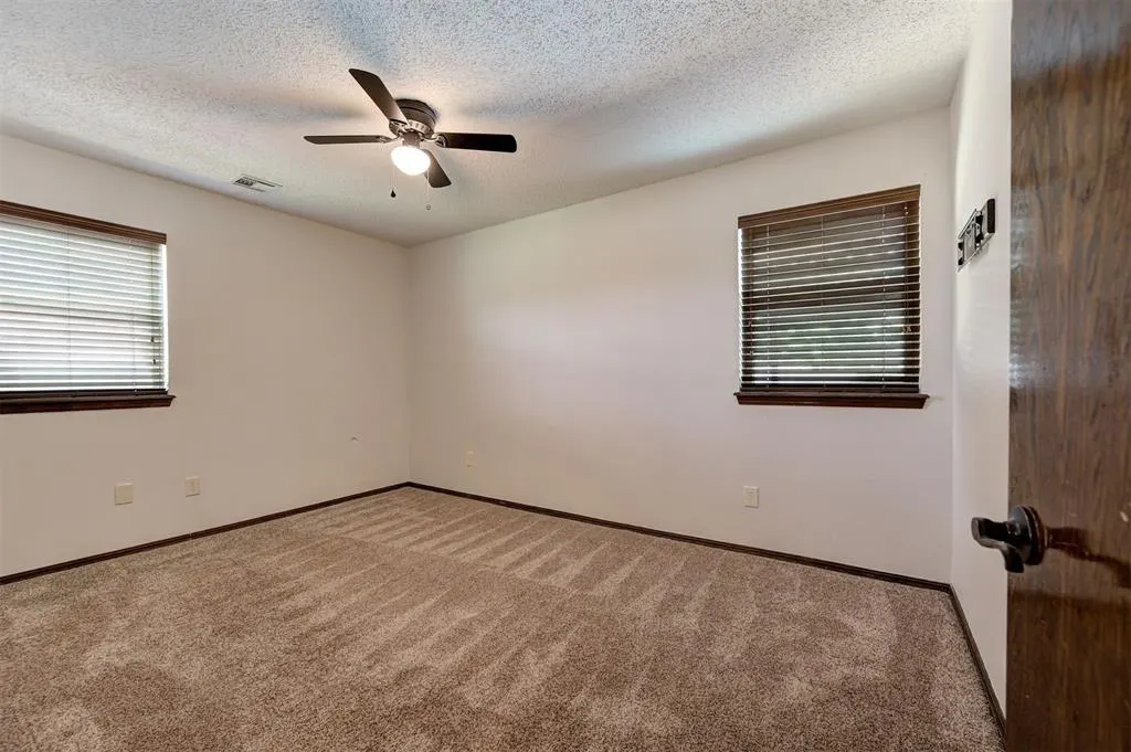 Photo 27 — 733 N Robinson Avenue, Moore, OK 73170