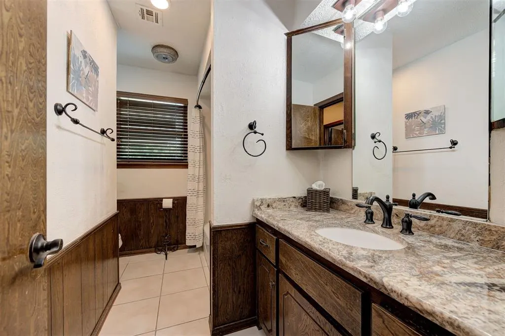 Photo 29 — 733 N Robinson Avenue, Moore, OK 73170