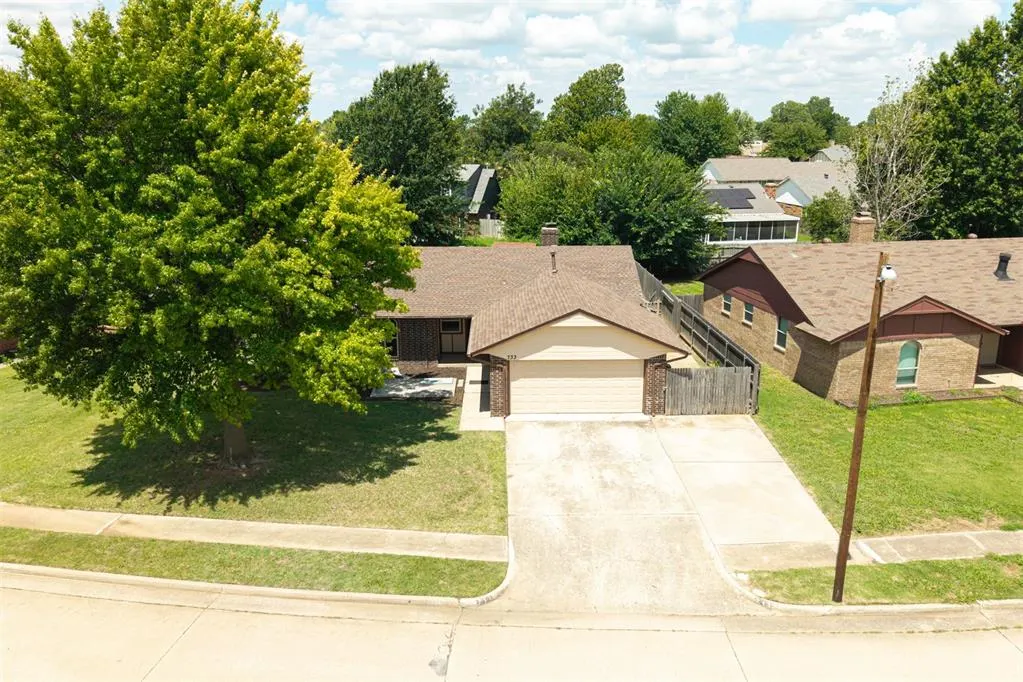 Photo 41 — 733 N Robinson Avenue, Moore, OK 73170