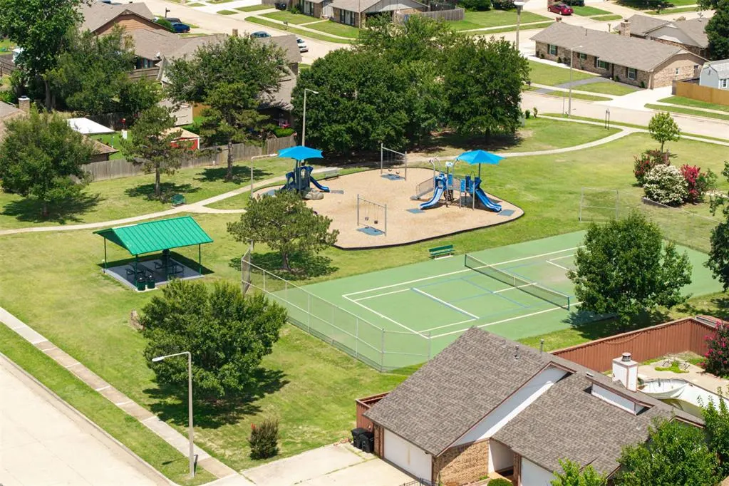 Photo 49 — 733 N Robinson Avenue, Moore, OK 73170