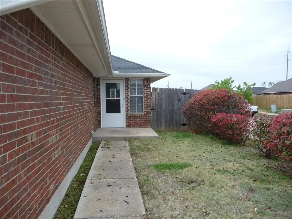 Photo 2 — 2415 N Truitt Street 2415, Moore, OK 73160