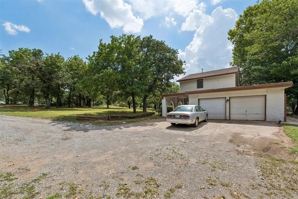 Photo 4 — 2009 Forest Road, Edmond, OK 73025