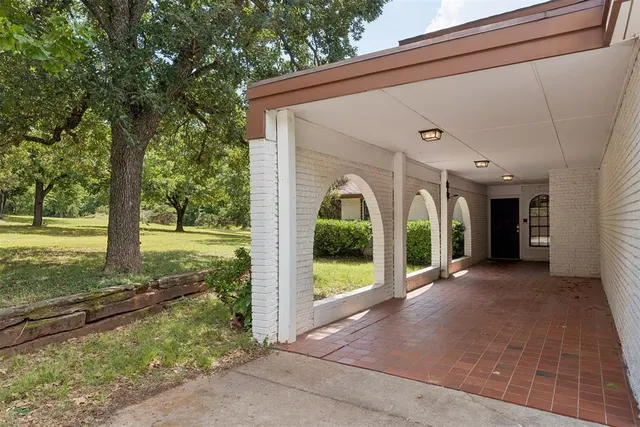 Photo 5 — 2009 Forest Road, Edmond, OK 73025