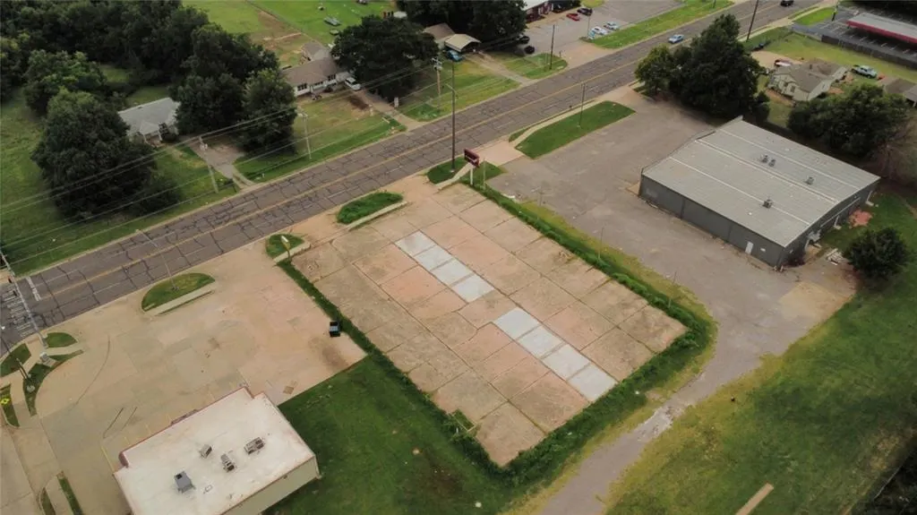 Photo 3 — 9531 NE 10th Street, Oklahoma City, OK 73130