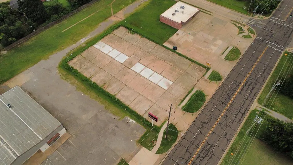 Photo 8 — 9531 NE 10th Street, Oklahoma City, OK 73130