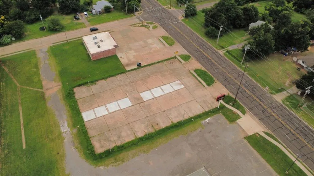 Photo 9 — 9531 NE 10th Street, Oklahoma City, OK 73130
