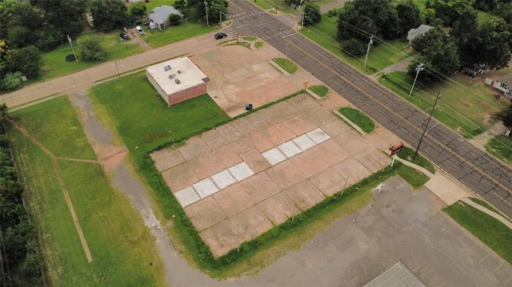 Photo 15 — 9531 NE 10th Street, Oklahoma City, OK 73130