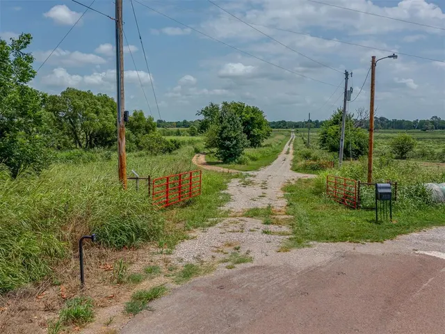 Photo 2 — 2111 NE 16th Street, Newcastle, OK 73065