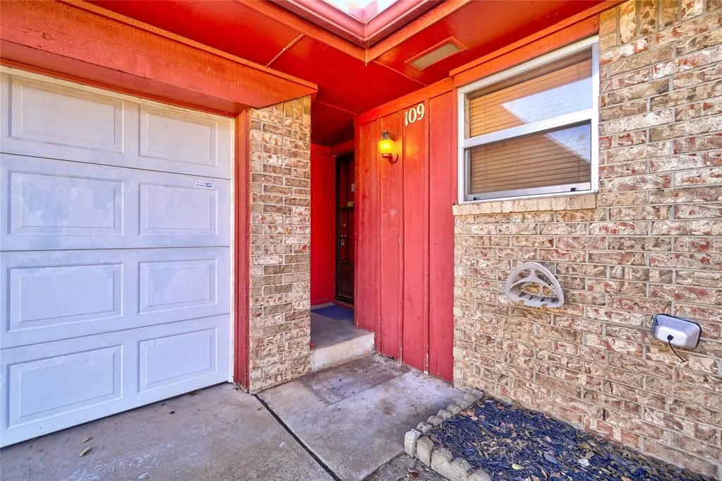 Front exterior — 109 Bainbridge Road, Oklahoma City, OK 73114