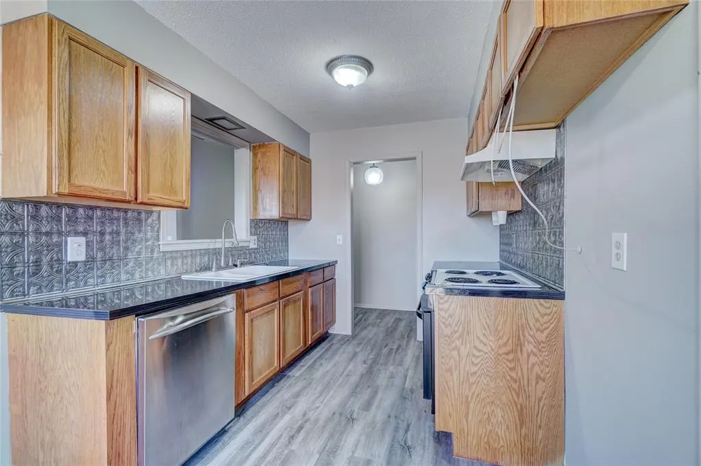 Photo 9 — 109 Bainbridge Road, Oklahoma City, OK 73114