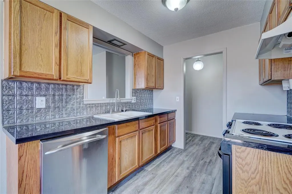 Photo 10 — 109 Bainbridge Road, Oklahoma City, OK 73114