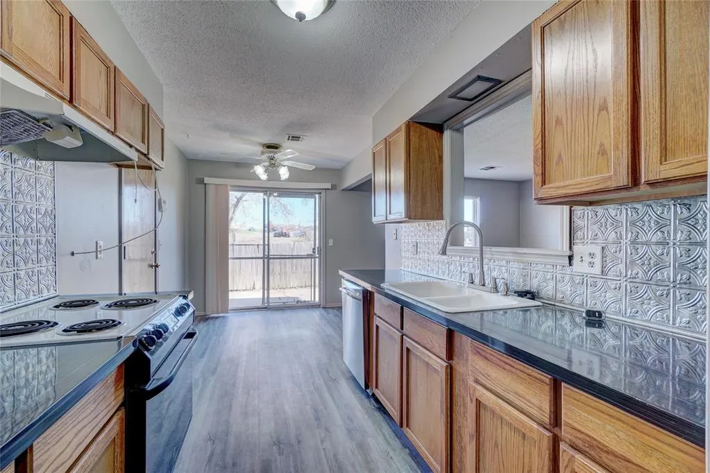 Photo 12 — 109 Bainbridge Road, Oklahoma City, OK 73114