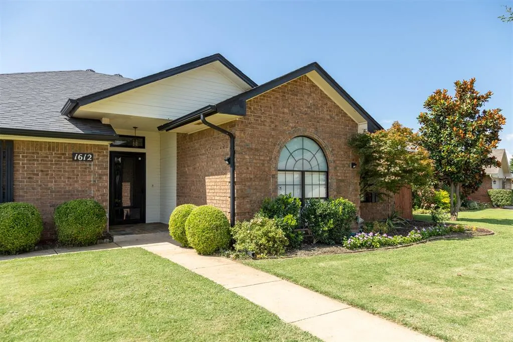 Photo 5 — 1612 Glacier Lane, Edmond, OK 73003