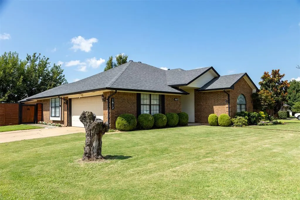Photo 7 — 1612 Glacier Lane, Edmond, OK 73003