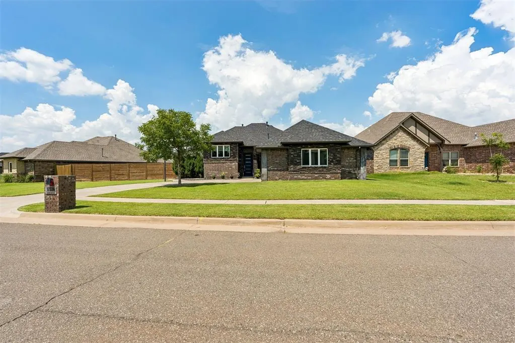 Front exterior — 17336 Shadow Hawk Lane, Edmond, OK 73012
