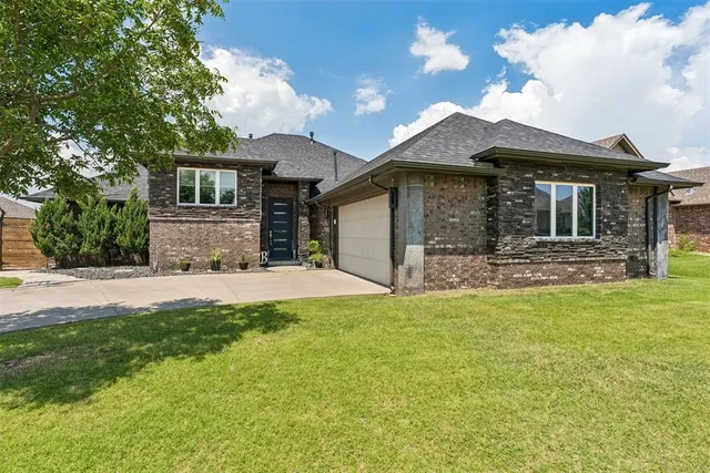 Photo 4 — 17336 Shadow Hawk Lane, Edmond, OK 73012