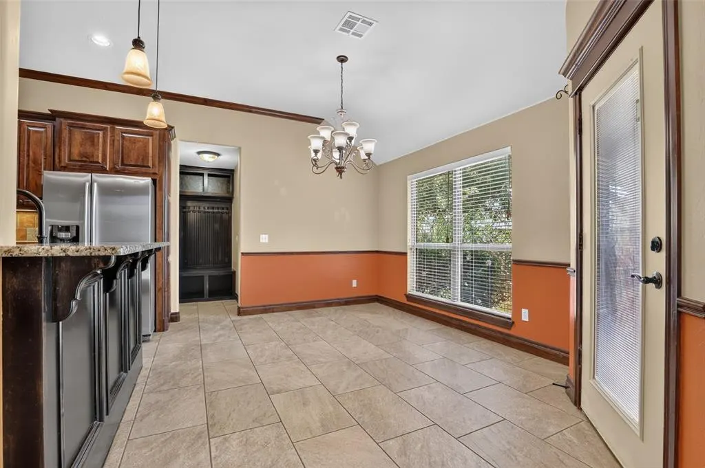Photo 11 — 533 W Alamo Court Way, Mustang, OK 73064