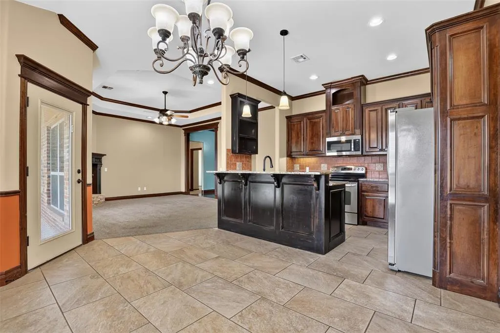 Photo 12 — 533 W Alamo Court Way, Mustang, OK 73064