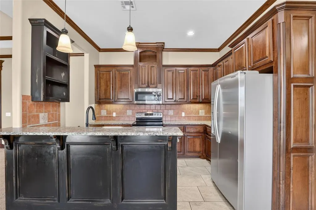 Photo 14 — 533 W Alamo Court Way, Mustang, OK 73064