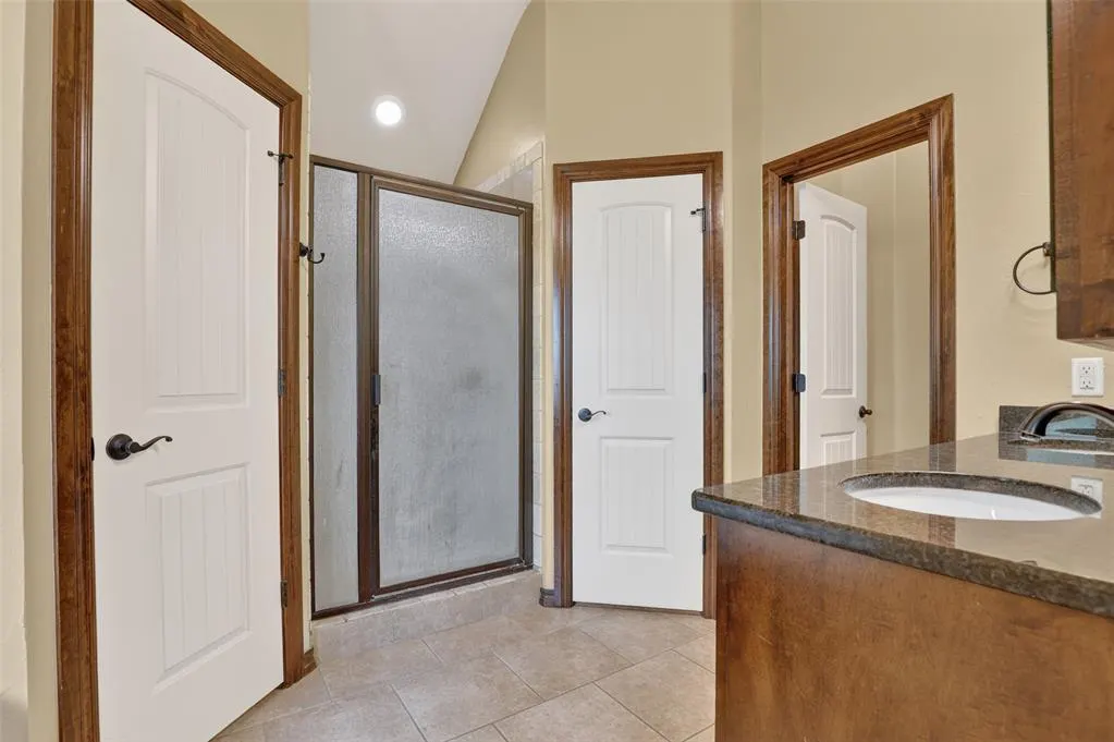 Photo 23 — 533 W Alamo Court Way, Mustang, OK 73064