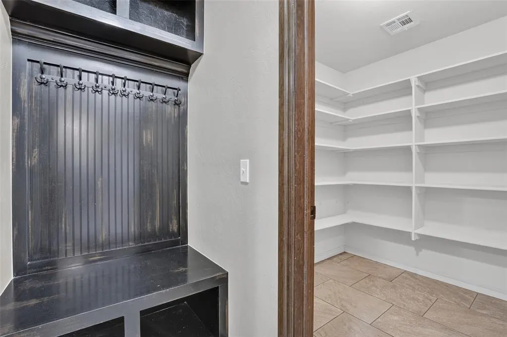 Photo 38 — 533 W Alamo Court Way, Mustang, OK 73064