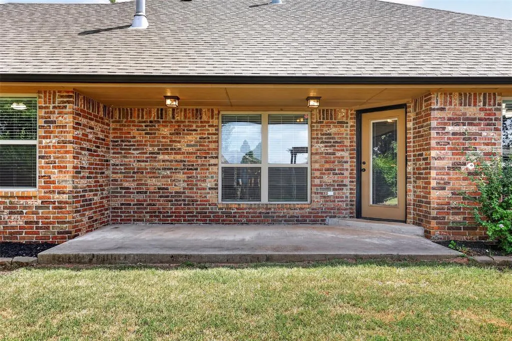 Photo 41 — 533 W Alamo Court Way, Mustang, OK 73064