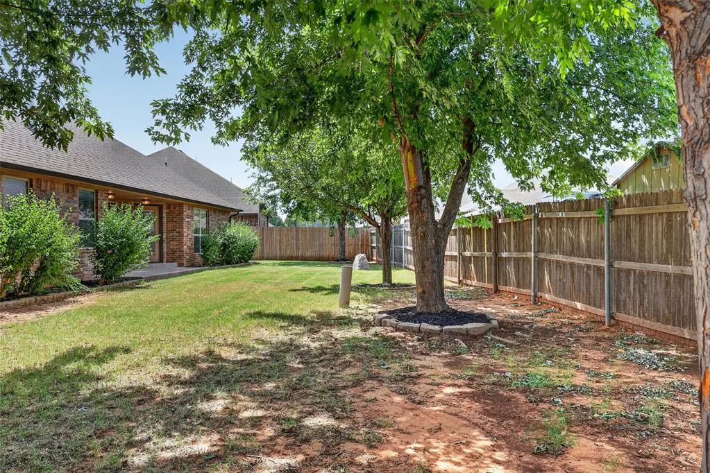 Photo 42 — 533 W Alamo Court Way, Mustang, OK 73064