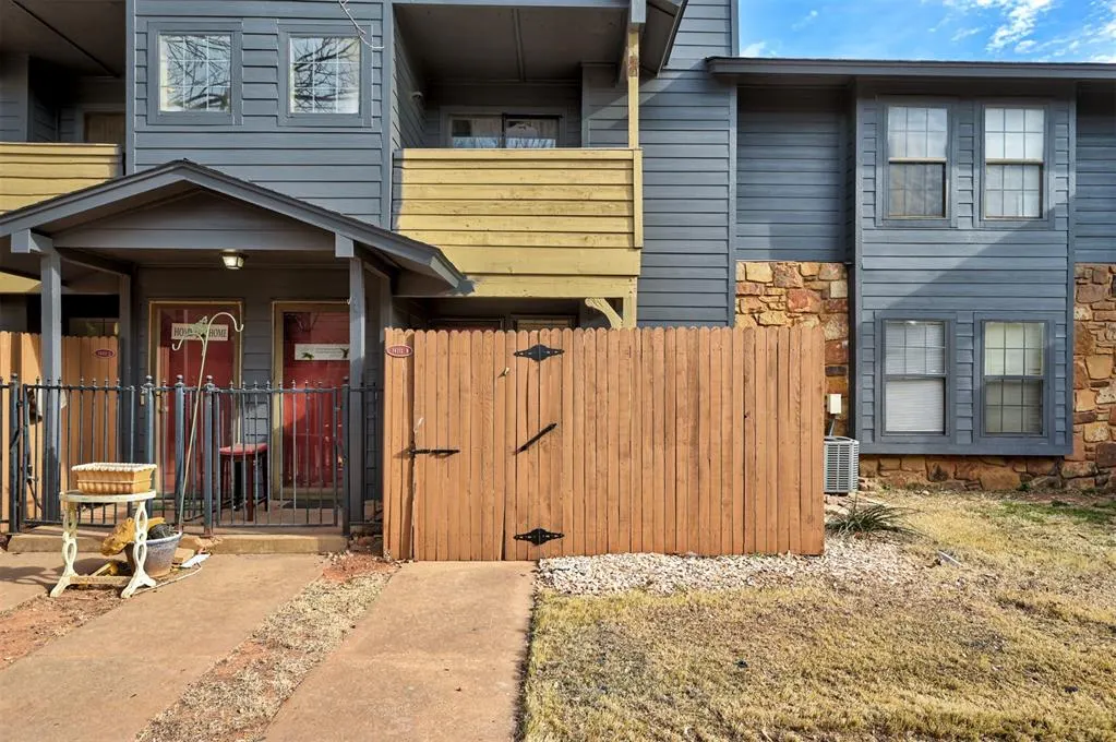 Photo 2 — 14311 N Pennsylvania Avenue 8N, Oklahoma City, OK 73134