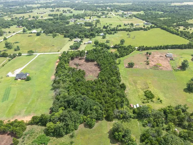 Photo 5 — 23 Redbud Lane, Shawnee, OK 74801