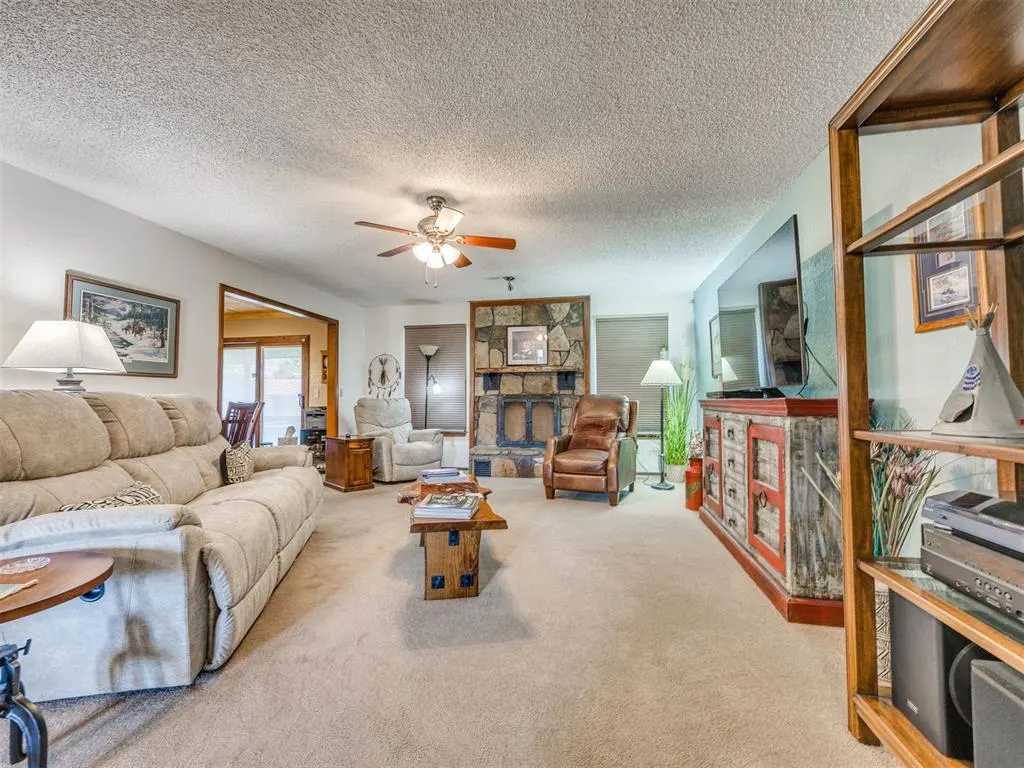Photo 6 — 8201 Canna Lane, Oklahoma City, OK 73132