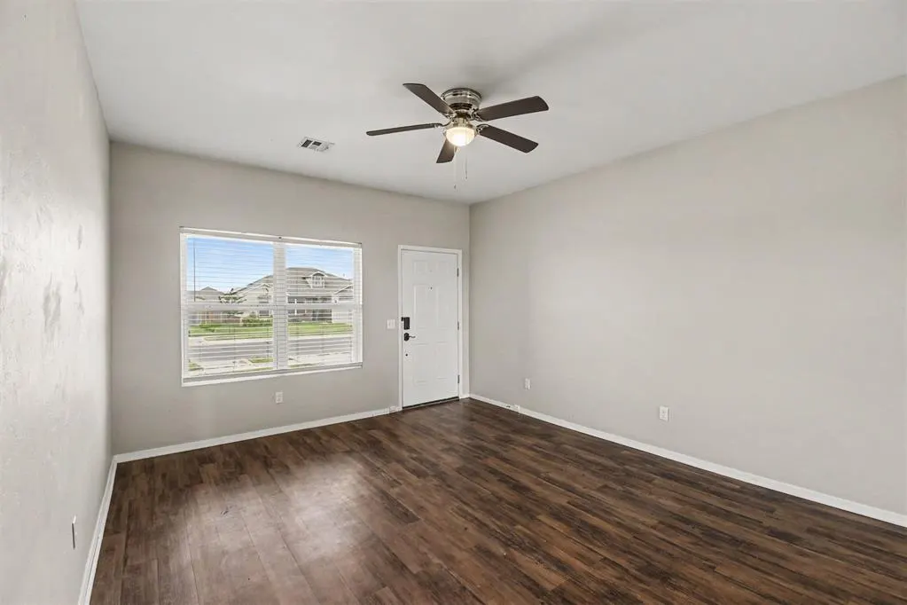 Photo 2 — 1733 Tumbleweed Way, El Reno, OK 73036