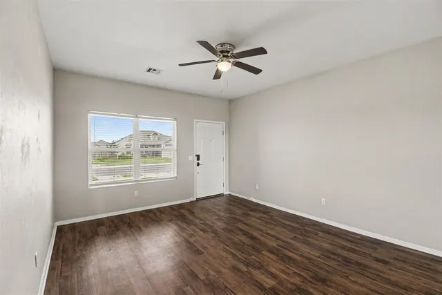 Photo 2 — 1733 Tumbleweed Way, El Reno, OK 73036
