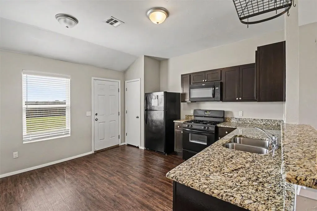 Photo 5 — 1733 Tumbleweed Way, El Reno, OK 73036