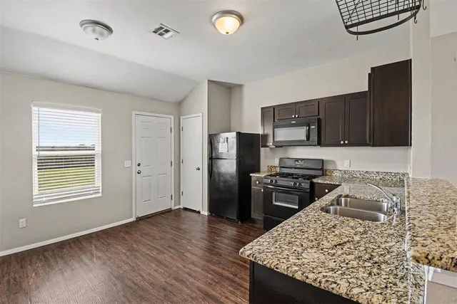 Photo 5 — 1733 Tumbleweed Way, El Reno, OK 73036