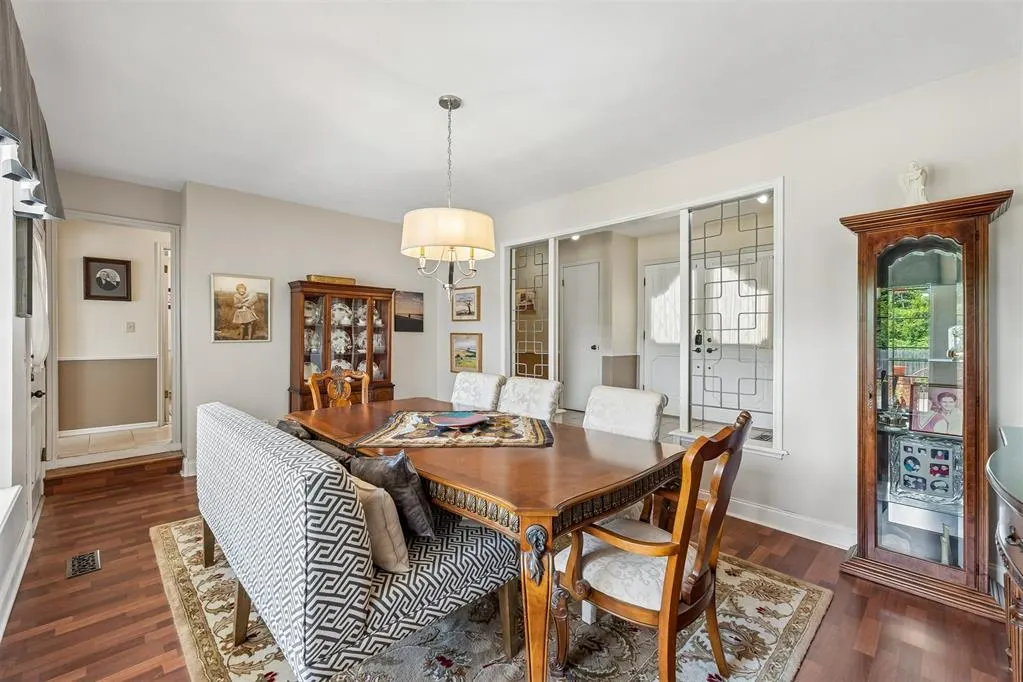 Photo 6 — 3304 Windsor Terrace, Oklahoma City, OK 73122