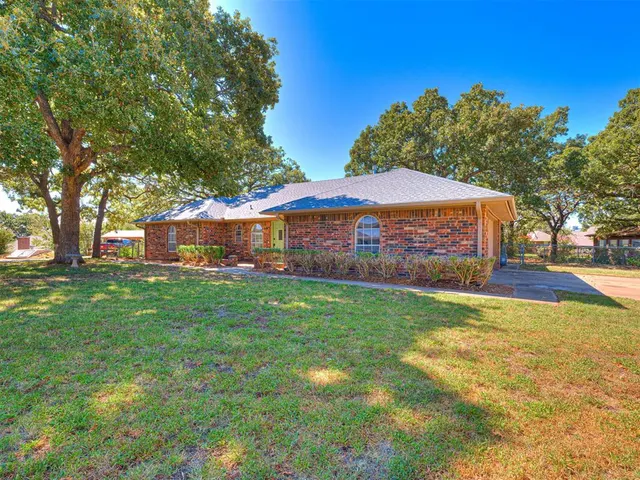 Photo 2 — 107 Clador Drive, Chandler, OK 74834