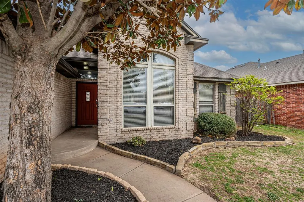 Front exterior — 16616 La Paloma Lane, Edmond, OK 73012