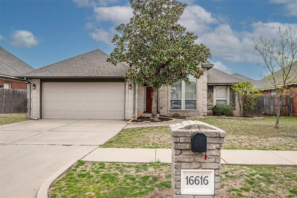Photo 2 — 16616 La Paloma Lane, Edmond, OK 73012