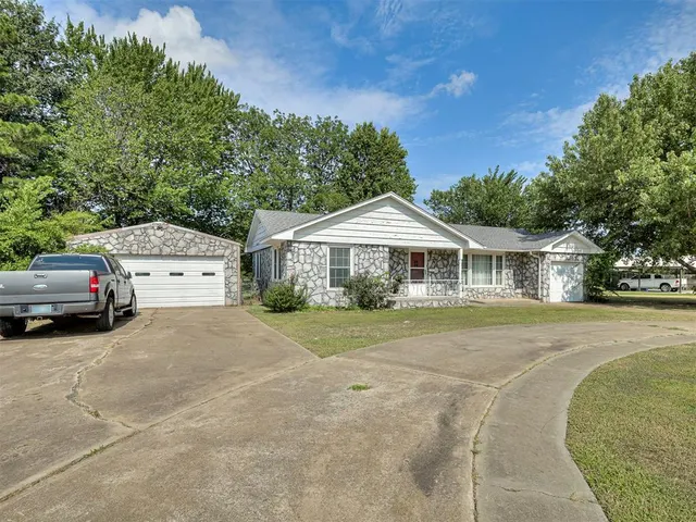 Photo 2 — 1100 S Reno Avenue, El Reno, OK 73036
