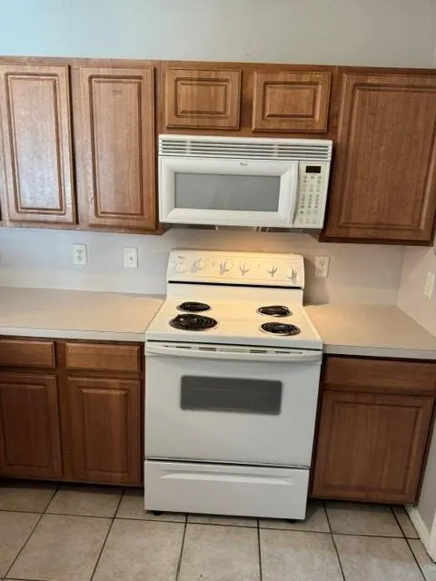 Photo 10 — 15516 Camellia Road, Oklahoma City, OK 73170