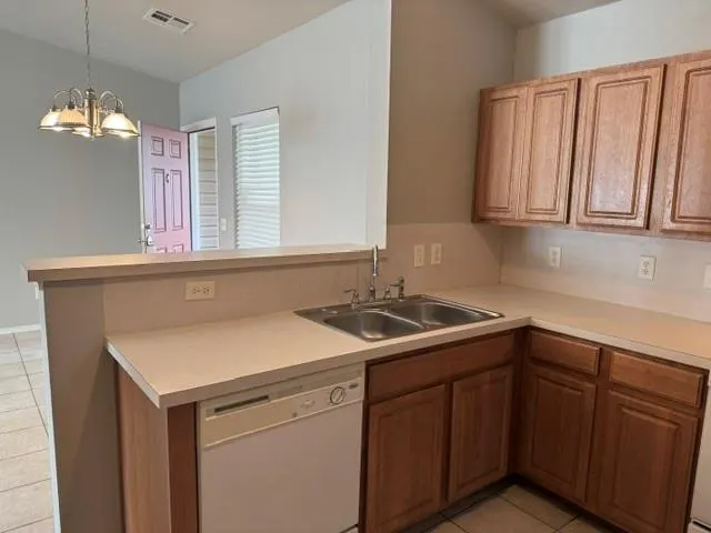 Photo 11 — 15516 Camellia Road, Oklahoma City, OK 73170