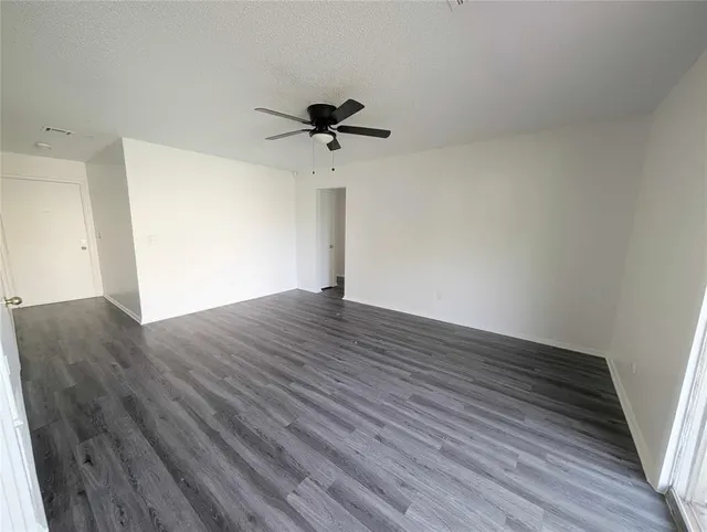 Photo 3 — 407 Lotus Avenue, Oklahoma City, OK 73130
