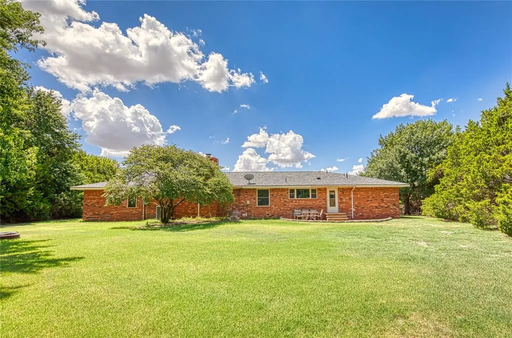 Photo 3 — 46864 Us Highway 270 Highway, Seiling, OK 73853