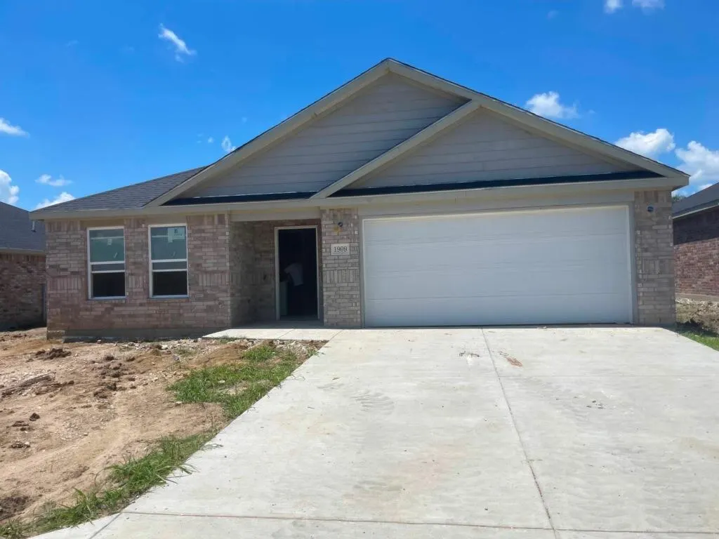 Front exterior — 1909 Topaz Road, Pryor, OK 74361