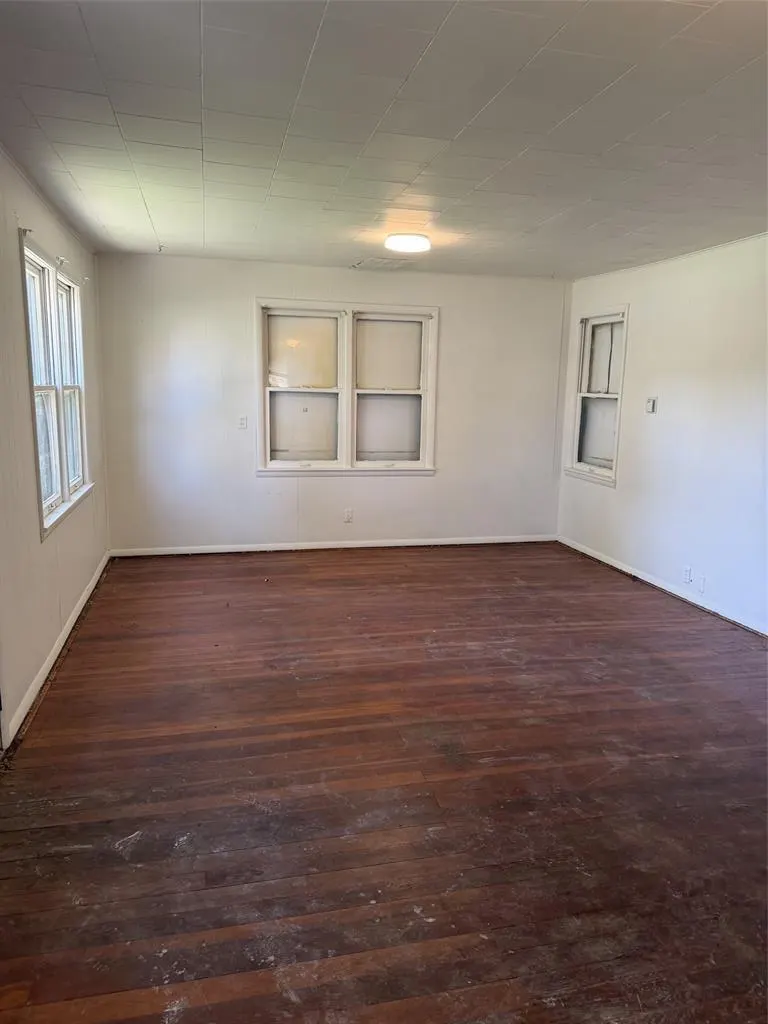 Photo 4 — 520 W Tom Stafford Street, Weatherford, OK 73096