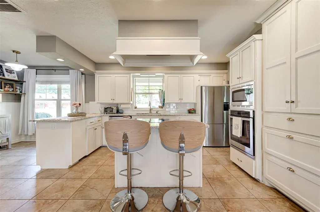 Photo 13 — 1301 Brookhaven Boulevard, Norman, OK 73072