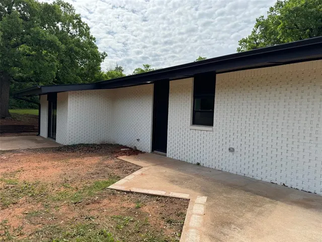 Photo 7 — 3001 Norcrest Drive, Oklahoma City, OK 73121