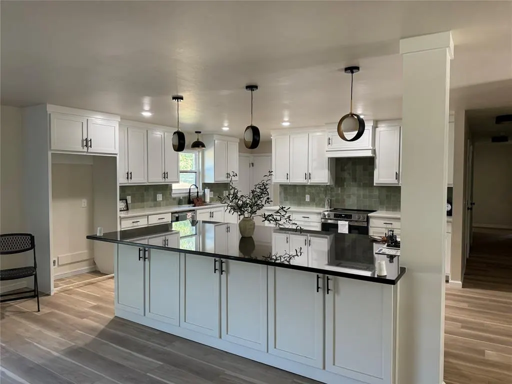 Photo 9 — 3001 Norcrest Drive, Oklahoma City, OK 73121