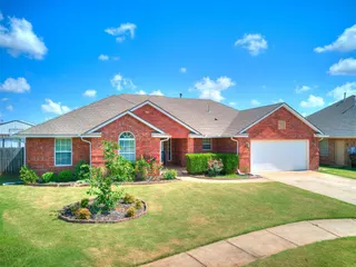 Sold home at 925 NE 30th Street