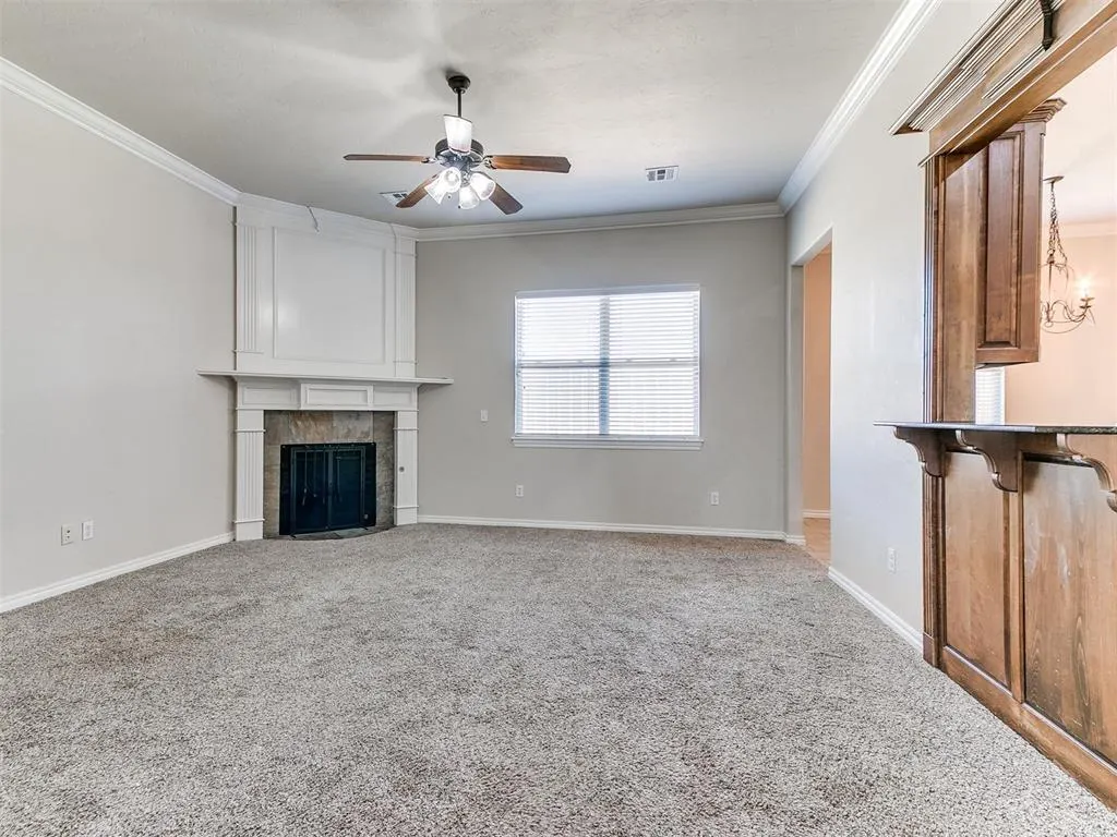 Photo 8 — 925 NE 30th Street, Moore, OK 73160